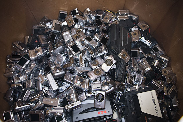 http://www.wired.com/images/slideshow/2009/03/gallery_ewaste_recycling/ewaste_recycle076_5a.jpg