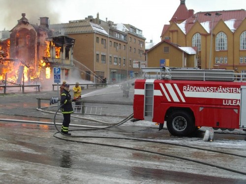 http://www.tikitumble.com/wp-content/uploads/2009/11/confused-fireman1-500x375.jpg
