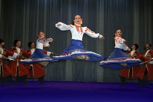 http://upload.wikimedia.org/wikipedia/commons/f/fd/Kuban_Cossack_Dance.jpg