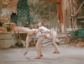 http://dl.dropbox.com/u/19395531/bf20359336f577ae3e8f3364d81cdb81.gif