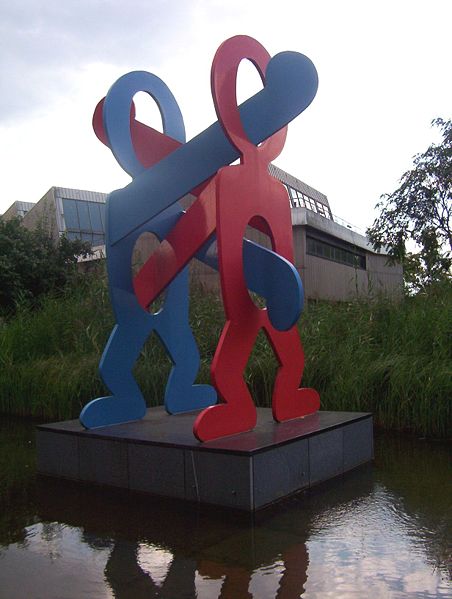 http://upload.wikimedia.org/wikipedia/commons/thumb/e/e9/Boxer_von_Keith_Haring%2C_1987%2C_Berlin.jpg/452px-Boxer_von_Keith_Haring%2C_1987%2C_Berlin.jpg